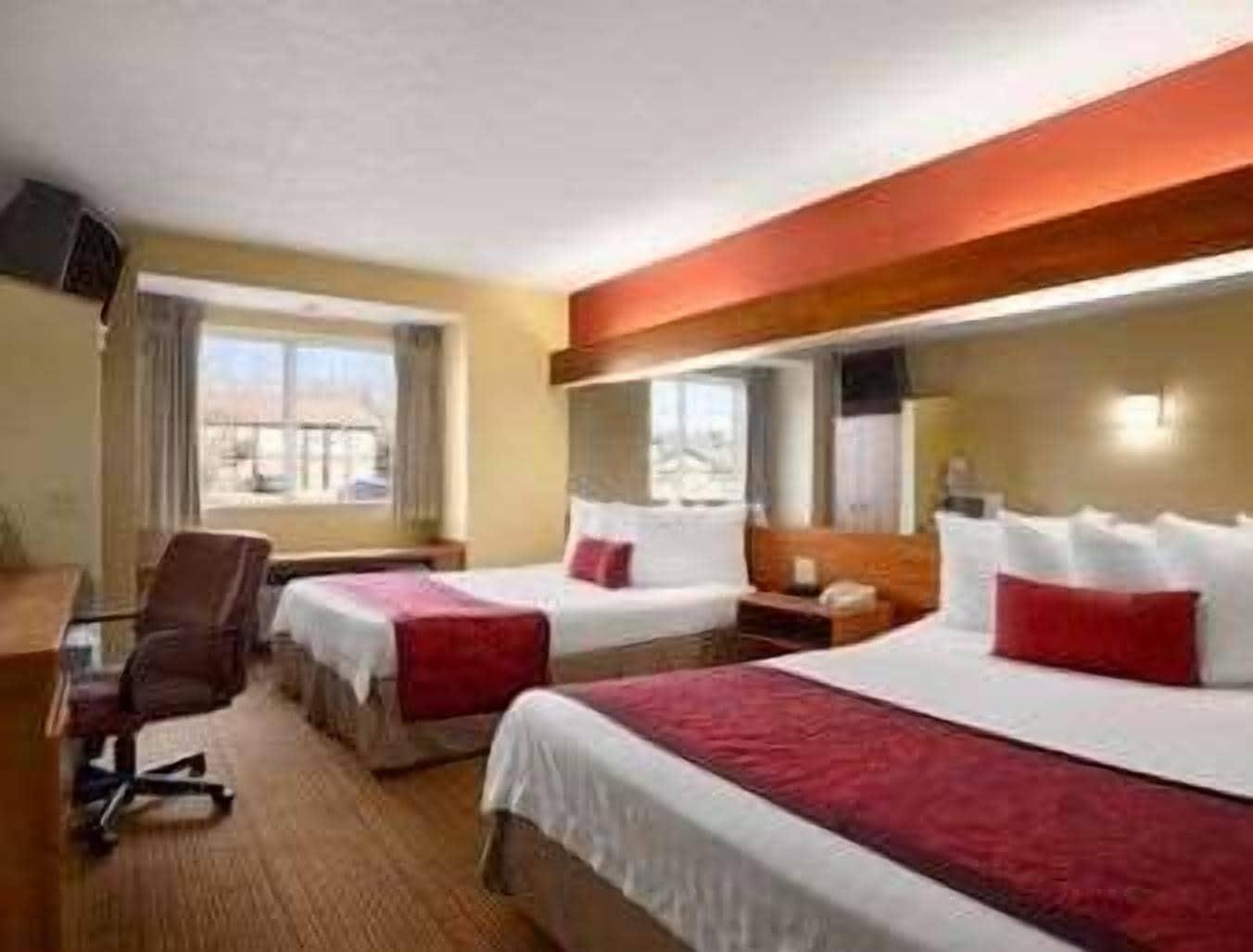 Days & By Wyndham In 2* Lafayette