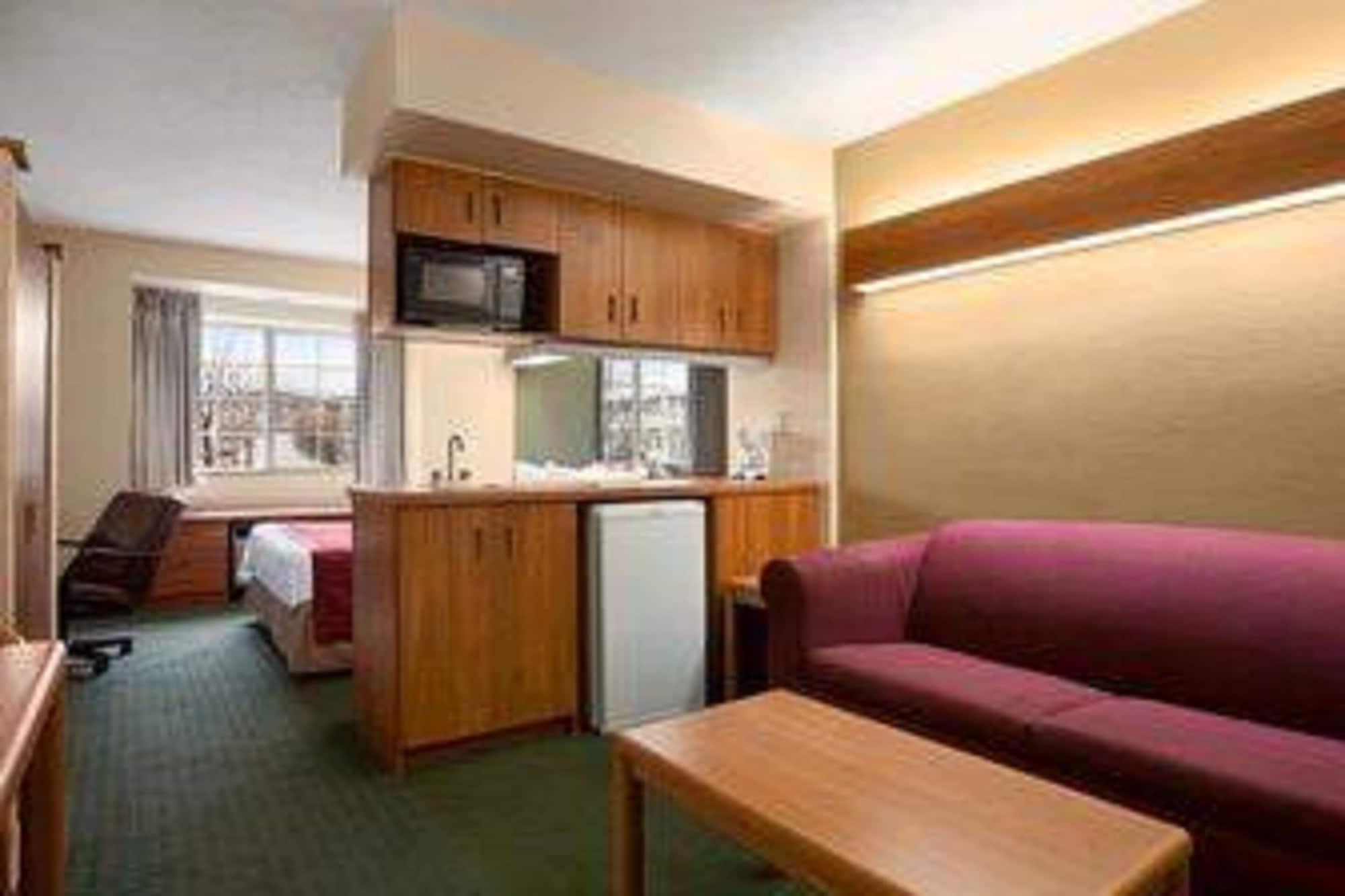 Days & By Wyndham In Hotel 2*