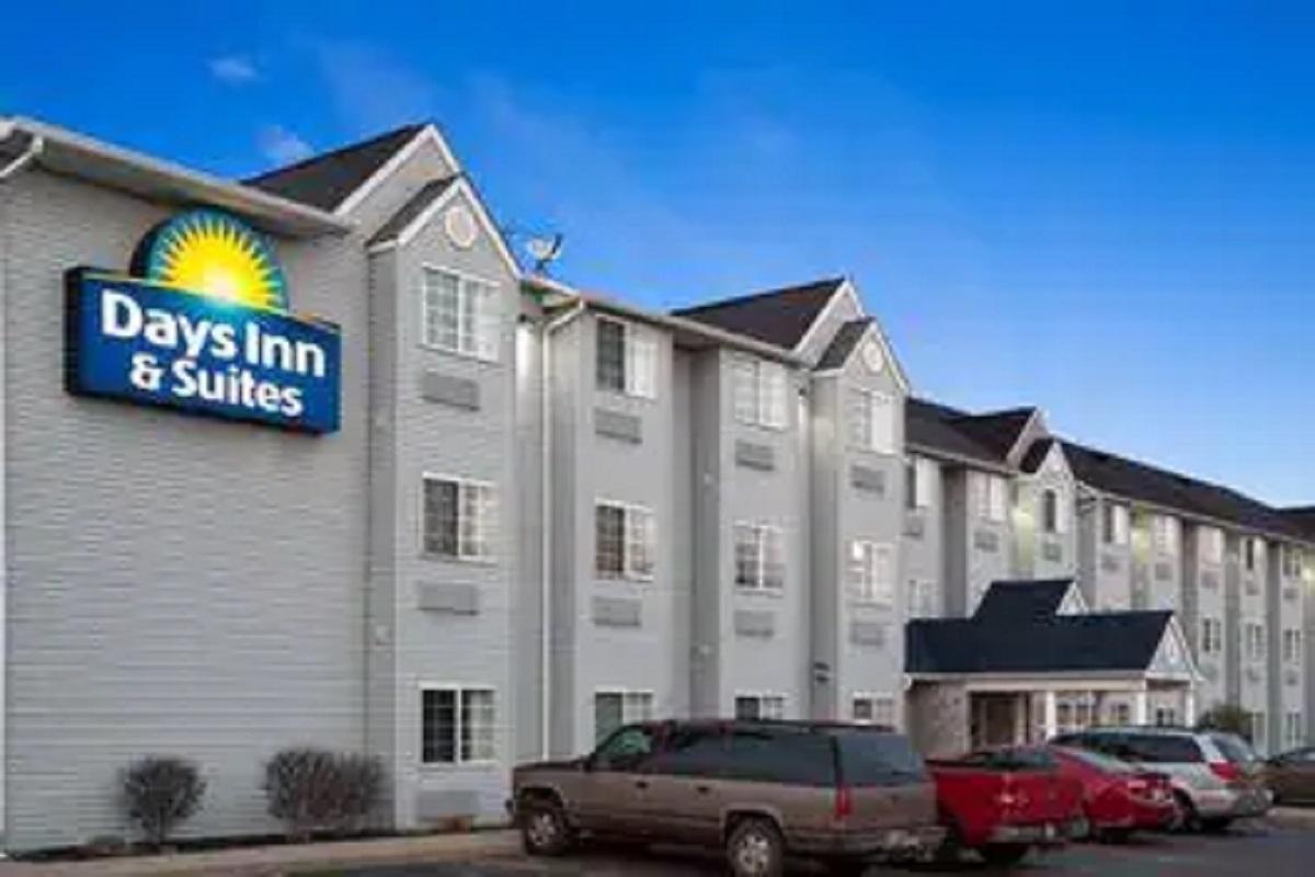 Days & By Wyndham In Hotel Lafayette