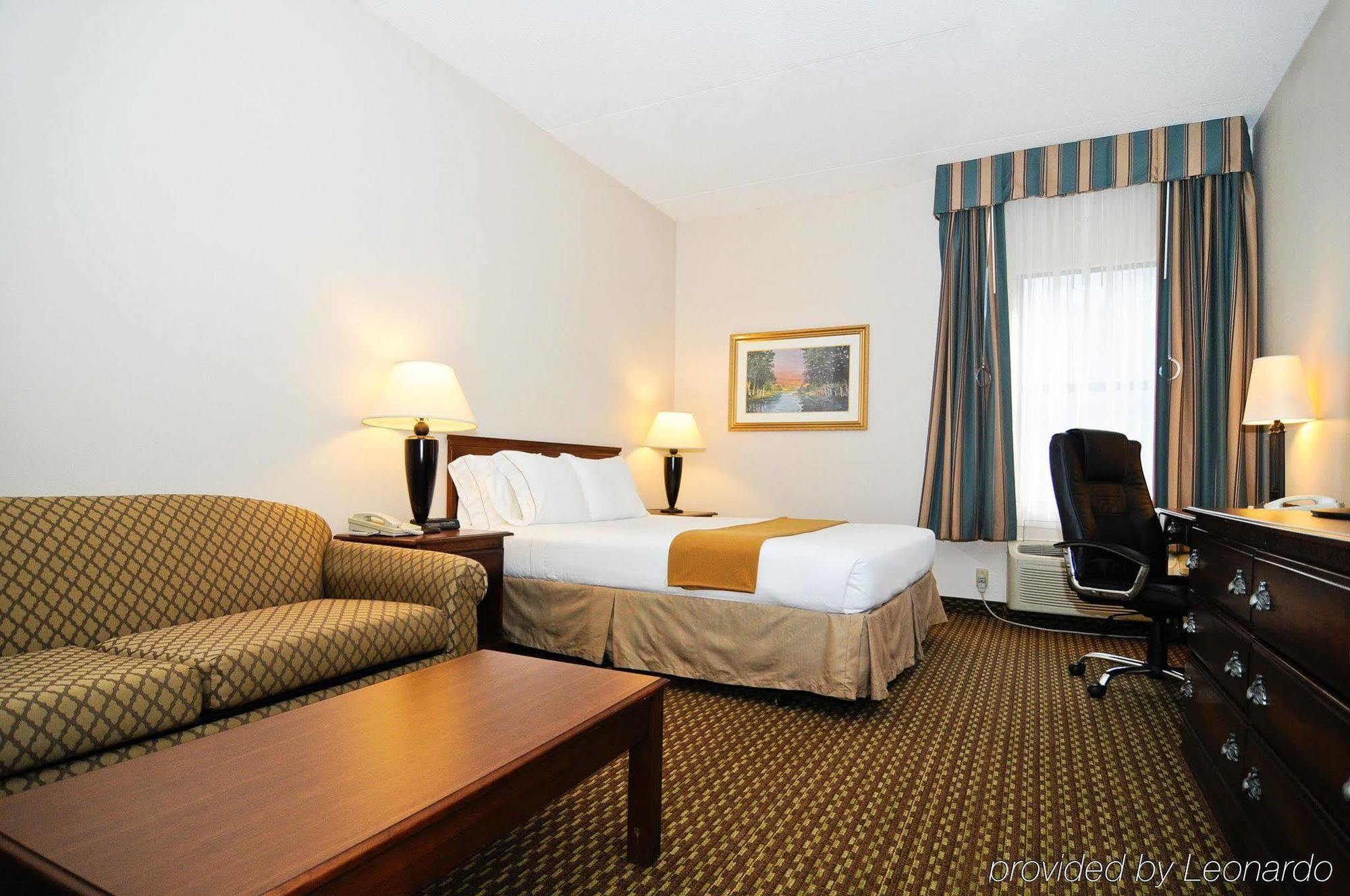 Hotel Days & By Wyndham In Lafayette